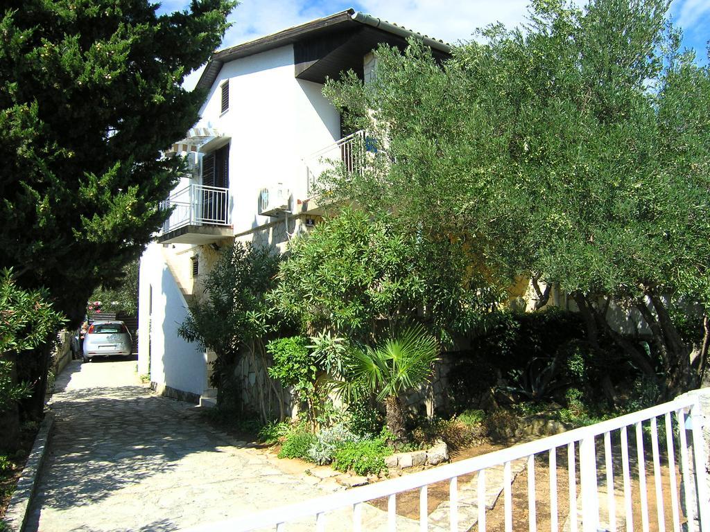 Apartmani Plach Krk Town Exterior foto
